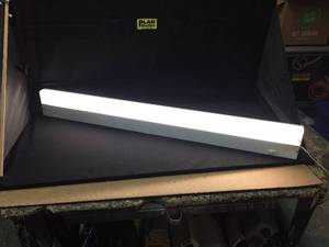lot 42 image: Fluorescent light fixture  shop lamp