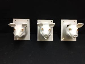 lot 48 image: Lot of 3 ceramic pig tiles  plaques