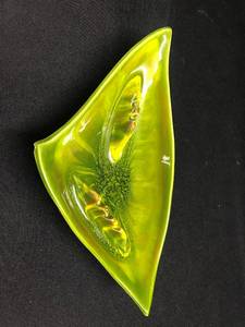lot 32 image: Acid green  lime California USA MCM mid-century modern, vintage 1960s ashtray  dish