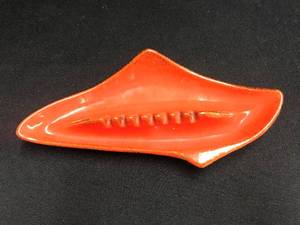 lot 35 image: California USA MCM mid-century modern, vintage 1960s ashtray