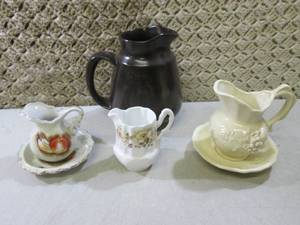 Lot of Vintage Creamers Big one is ...