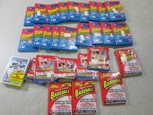 Lot of Assorted Packs of Baseball C...