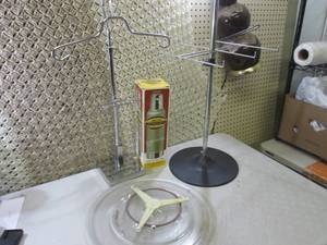 Stanley Thermos 2 Displays and Micr...
