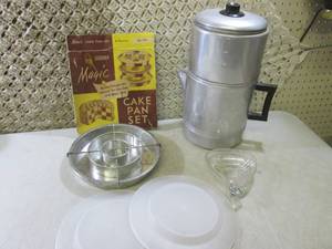 Vintage Magic Cake Pan Set and Othe...