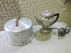 Vintage Mirro Cake Pan and Hot Poin...