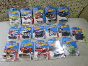 Lot of 16 Hot Wheels  CSB...