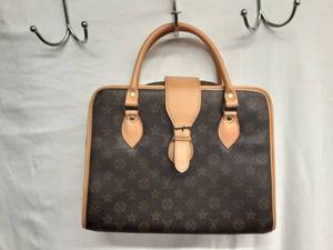 Brown Print With Tan Trim Handbag