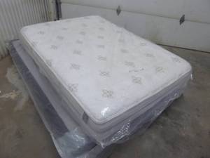 lot 1 image: Brand New Serta Perfect Sleeper Fresco Individual Performance Full Mattress