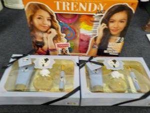 lot 12 image: TRENDiY Art and 2 Ariana Grande Fra...