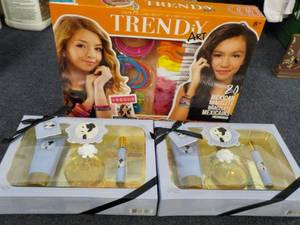 lot 13 image: TRENDiY Art and 2 Ariana Grande Fra...