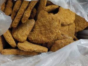 lot 136 image: Case of Chicken with breading...