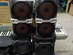 lot 147 image: Electronics Lot...