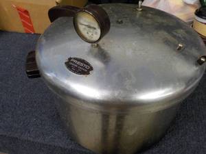 lot 154 image: Presto CannerCooker...