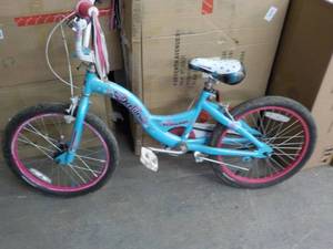 lot 157 image: Schwinn Deelight Bike...