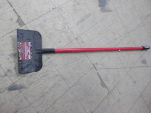 lot 243 image: Bully Tools Flooring Scraper 12 Bl...