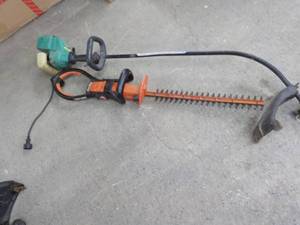 lot 247 image: Feather Lite Plus Weed Eater and Bl...