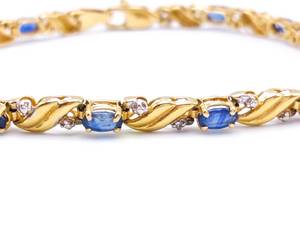 Elegant 4.2 Carat Sapphire and Diamond Ladies Estate Bracelet in 14k Yellow Gold