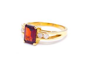 Alluring Garnet and Diamond Estate Ring in 14k Yellow Gold
