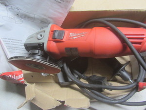 Milwaukee Grinder