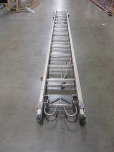 lot 27 image: 28 Ft. Extension Ladder