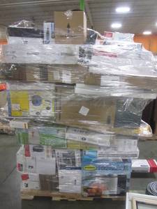 lot 28 image: WHOLESALE MIXED PALLET OF RETURNS - HOME DECOR AND SMALL APPLIANCES
