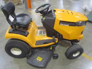 lot 5 image: Cub Cadet XT1 Enduro Series LT 42 in. 18 HP Kohler Hydrostatic Gas Front-Engine Riding Mower LT42