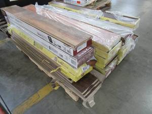 lot 207 image: MIXED PALLET OF FLOORING