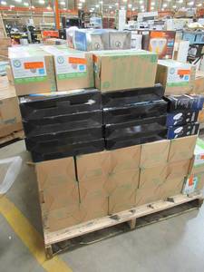 lot 218 image: WHOLESALE MIXED PALLET OF NEW LED, INCANDESCENT AND HALOGEN LIGHT BULBS