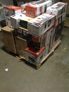 Pallet with assorted Heaters  online.com  customer returns