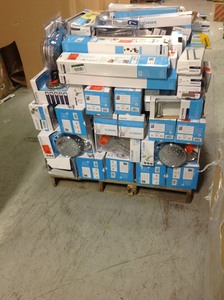 Lot with assorted Moen Bathroom Accessories, shower heads and more original online customers returns