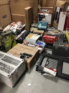 Pallet of salvage tools and more for parts o repairs