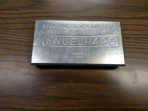lot 1 image: Engelhard 100 Ounce .999 Silver Bar...