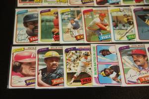 1980-1981 Baseball Card Lot  33 Cards