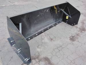 lot 604 image: 8 Snow Pusher (Skid Steer Attachment)