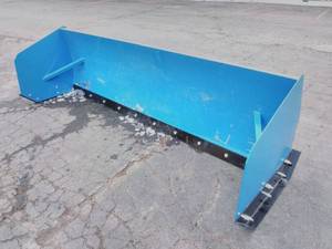 lot 600 image: 10 Snow Pusher (Skid Steer Attachment)