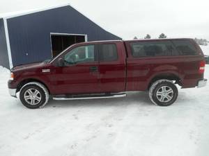 lot 2 image: 2005 Ford F150 XLT 4x4