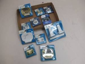 lot 29 image: Vista bathroom fixtures