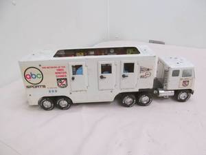 lot 103 image: vintage Nylint toy