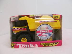 lot 105 image: Tonka toy