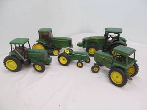 lot 128 image: die cast tractor