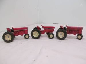 lot 129 image: die cast tractor
