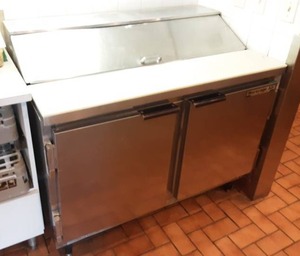 lot 4 image: Beverage-Air Refrigerated Prep Station 48x30x42