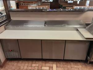 lot 3 image: Alamo Refrigerated Pizza Prep Station (On Wheels) 93x37x36
