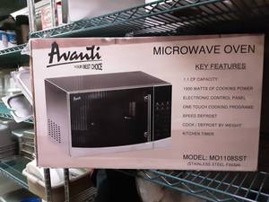lot 12 image: Avanti Microwave