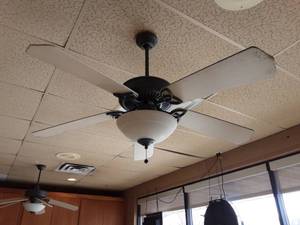 lot 36 image: 3-Ceiling Fans