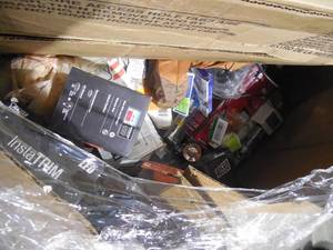 lot 15 image: WHOLESALE PALLET LOT OF GENERAL MERCHANDISE, SMALLS- TOOLS,HARDWARE ITEMS
