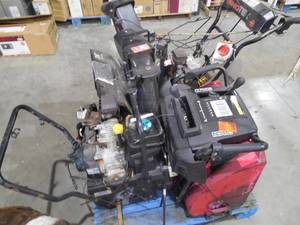 lot 17 image: WHOLESALE PALLET LOT OF 2 SNOWBLOWERS
