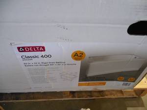lot 19 image: WHOLESALE PALLET LOT OF 2 TUBS & GRILL