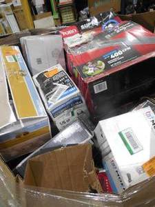 lot 32 image: WHOLESALE PALLET LOT OF GENERAL MERCHANDISE, SMALLS- TOOLS,HARDWARE ITEMS