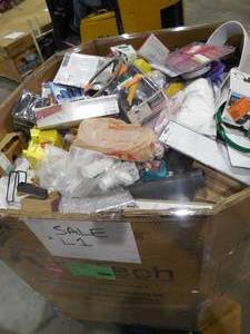 lot 33 image: WHOLESALE PALLET LOT OF GENERAL MERCHANDISE, SMALLS- TOOLS,HARDWARE ITEMS